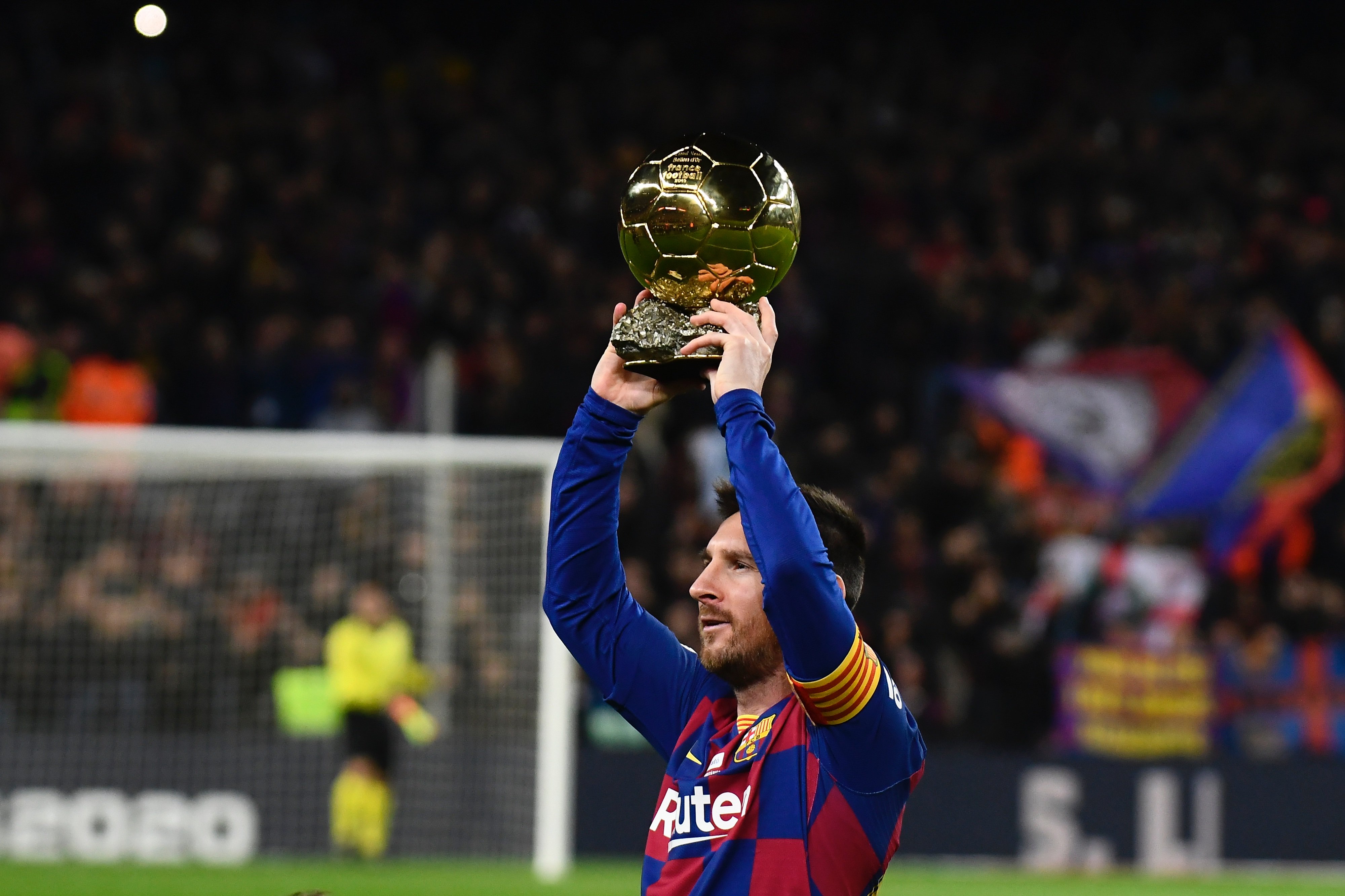 他在关键时 他在关键时