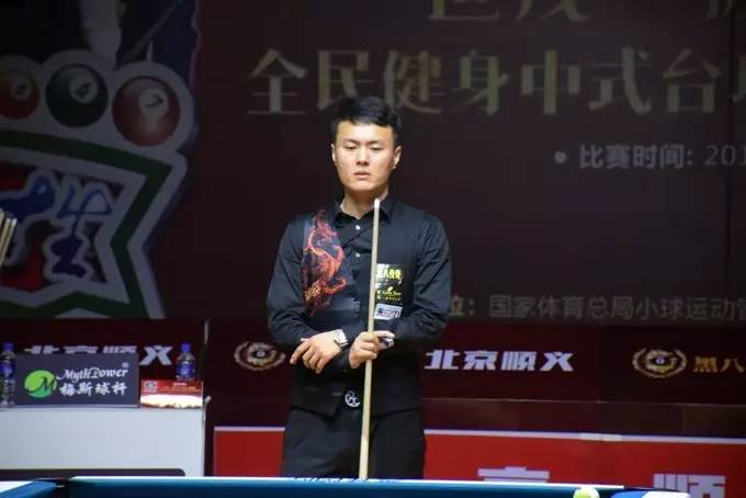 这对年轻的 这对年轻的