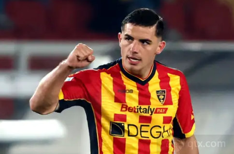 记者：弗里克给巴萨球员放了两天假，下周三恢复训练